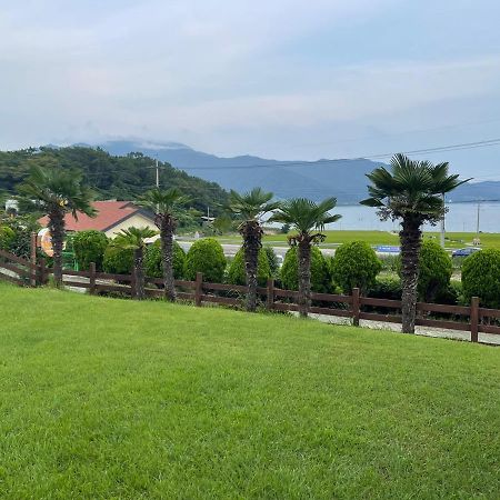 American Village Pension Manoa Namhae Exterior foto