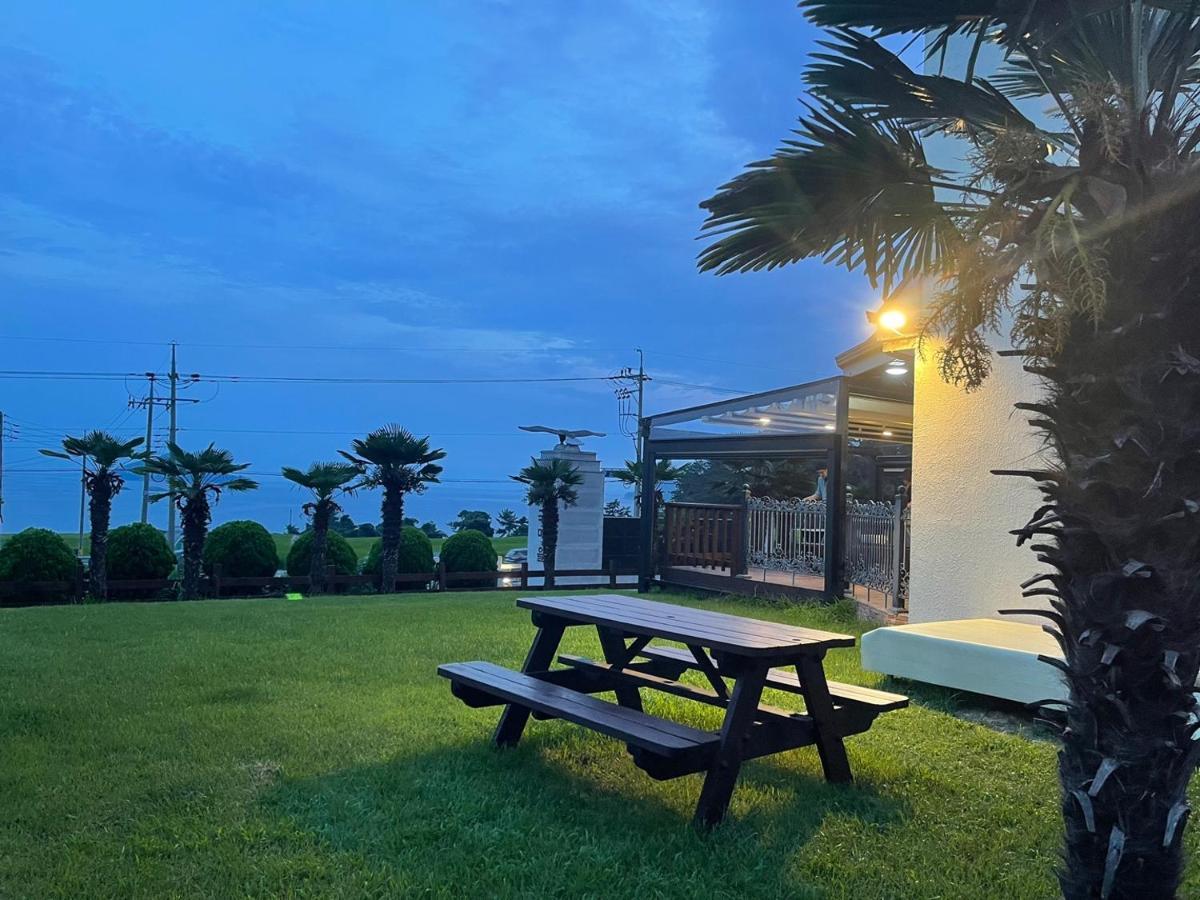 American Village Pension Manoa Namhae Exterior foto