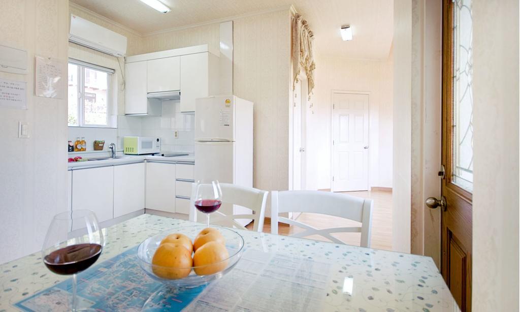 American Village Pension Manoa Namhae Habitación foto