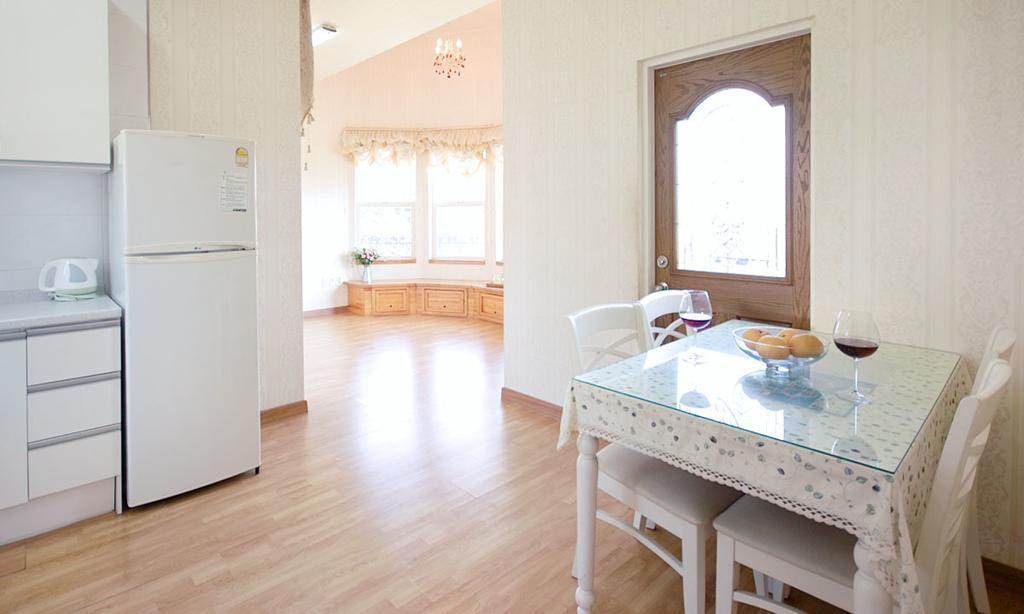 American Village Pension Manoa Namhae Habitación foto