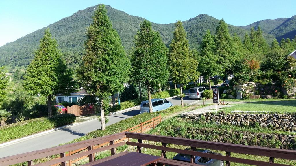 American Village Pension Manoa Namhae Habitación foto